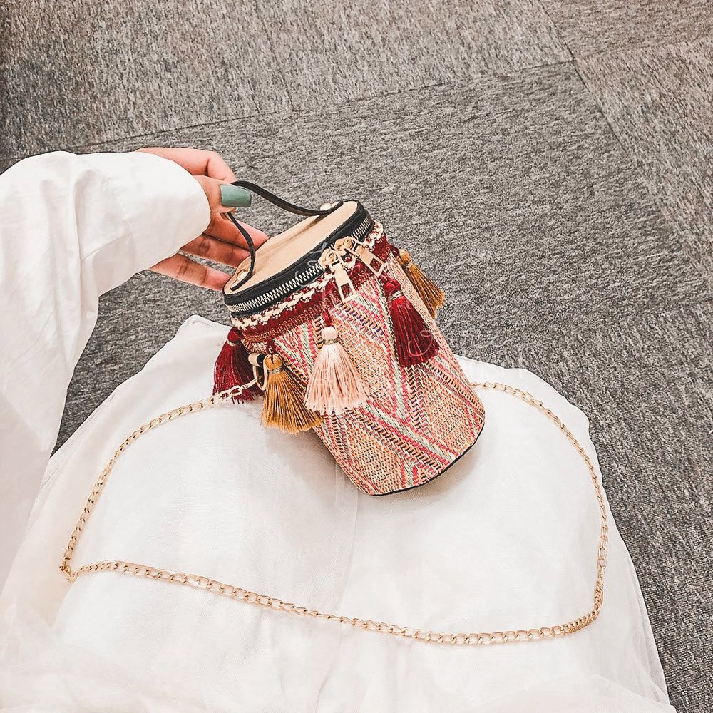 "Staycation" Tassle red bucket bag purse - Picture 6 of 8